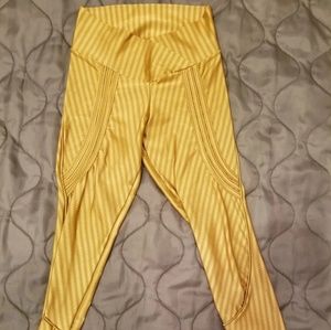 Mustard/gold V front waist leggings.